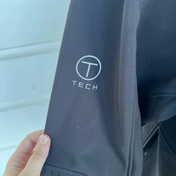 Tech by Tumi Men’s Black Mid Weight Soft Shell Water Resistant Jacket Size Large - Picture 4 of 10